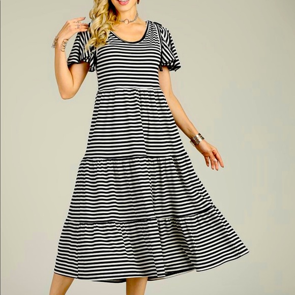 Suzanne Betro Dresses & Skirts - Rare Find! Suzanne Betro Black White Striped Flowy Midi Dress Ruffle Sleeve S